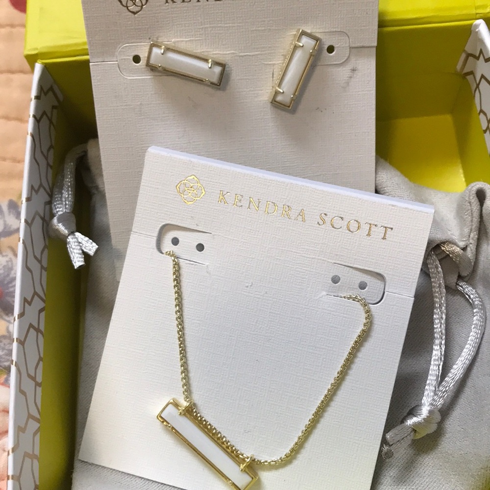 Kendra Scott earrings and pendant set
